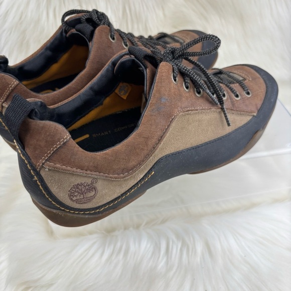 Timberland Brown and Black Sneakers with Rugged Design - Picture 6 of 11